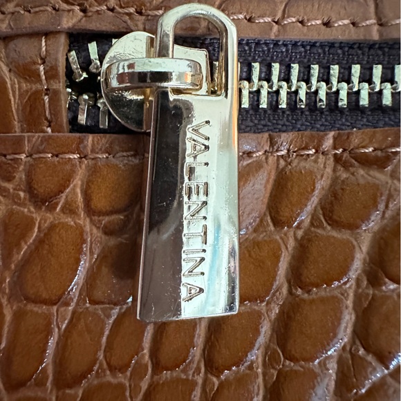 Valentina Croc and Pebbled Pattern Shoulder Bag - Like New condition! - Picture 7 of 7